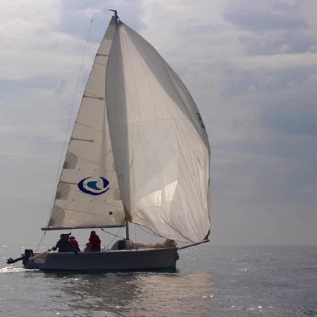 Learn to sail in Brighton Lagoon Watersports